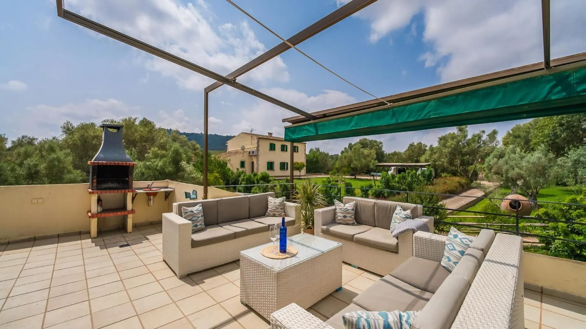 12 Person Country House In Petra