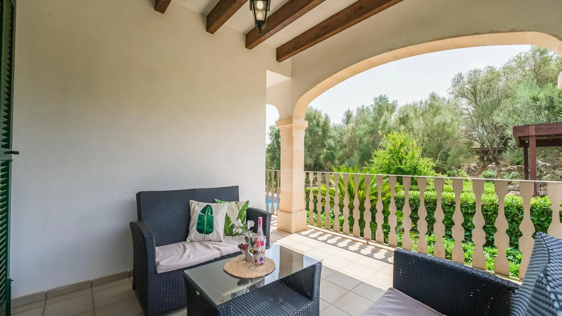 12 Person Country House In Petra