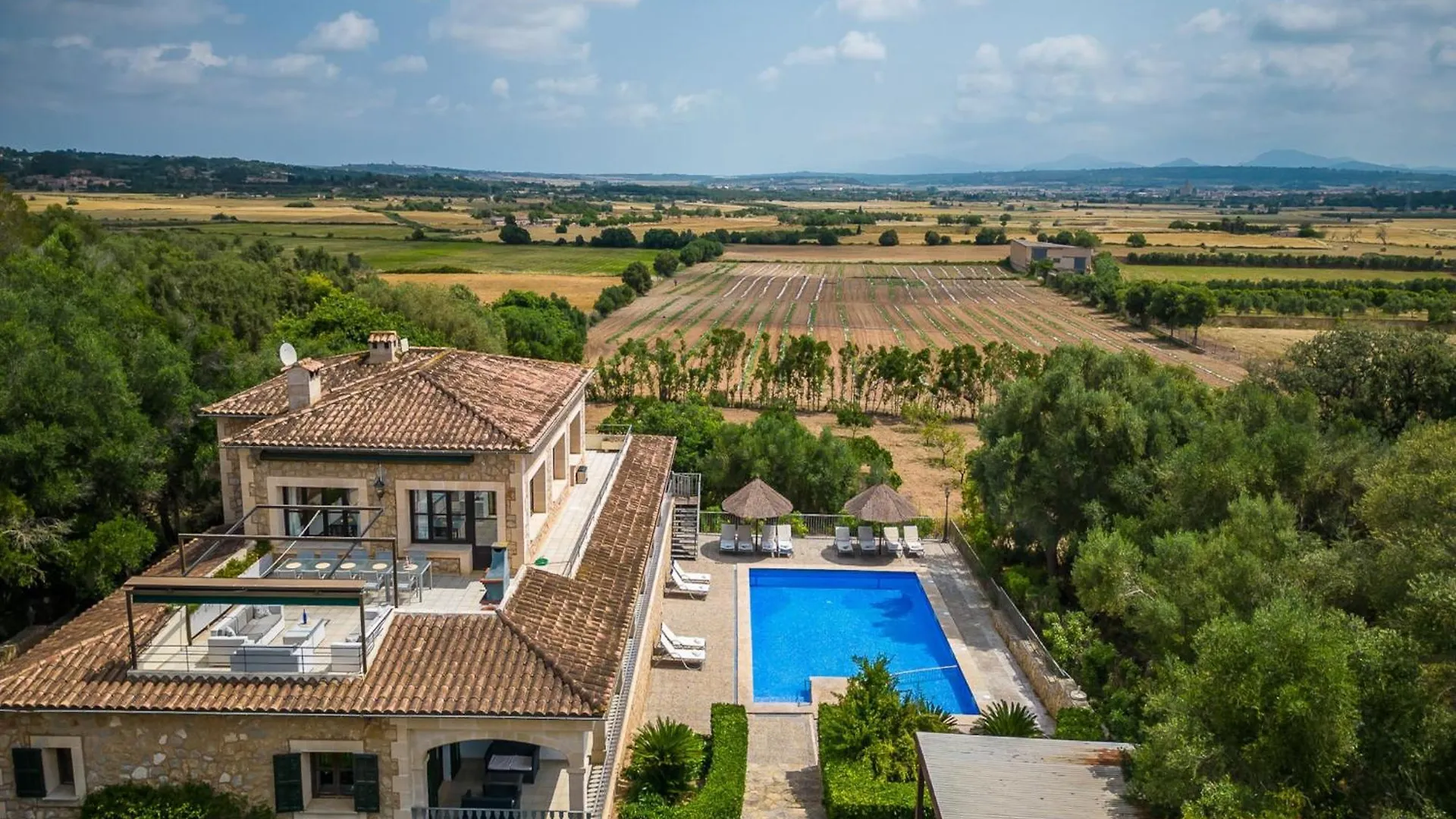 12 Person Country House In Petra España