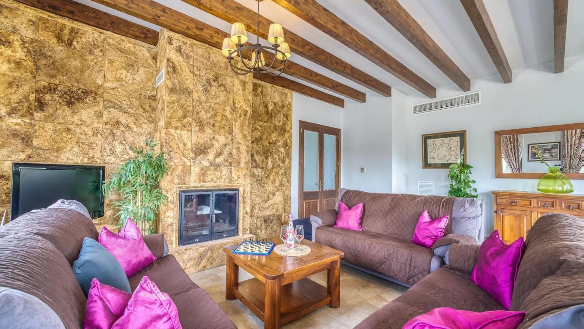 12 Person Country House In Petra Сasa de vacaciones