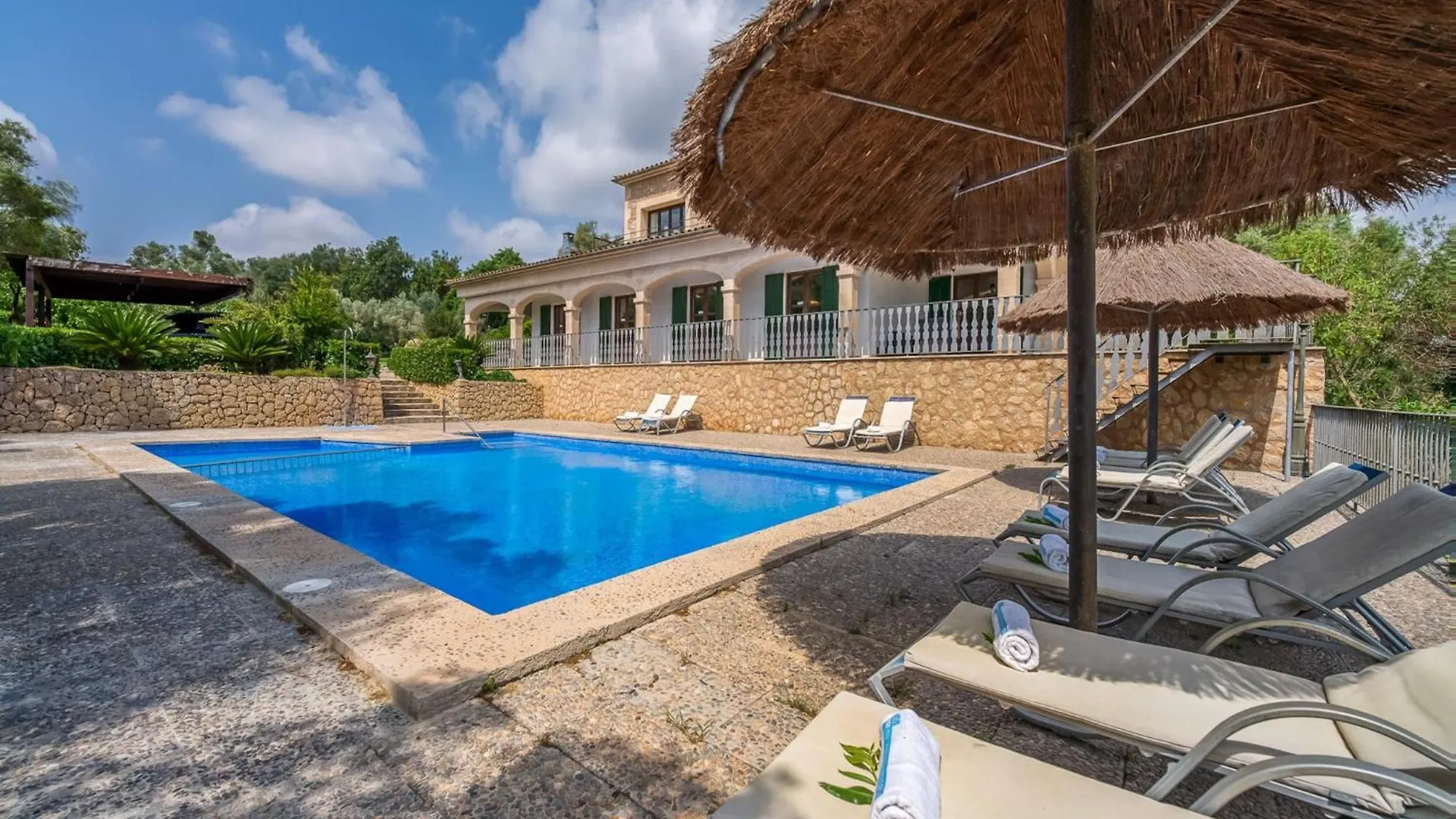 12 Person Country House In Petra Сasa de vacaciones