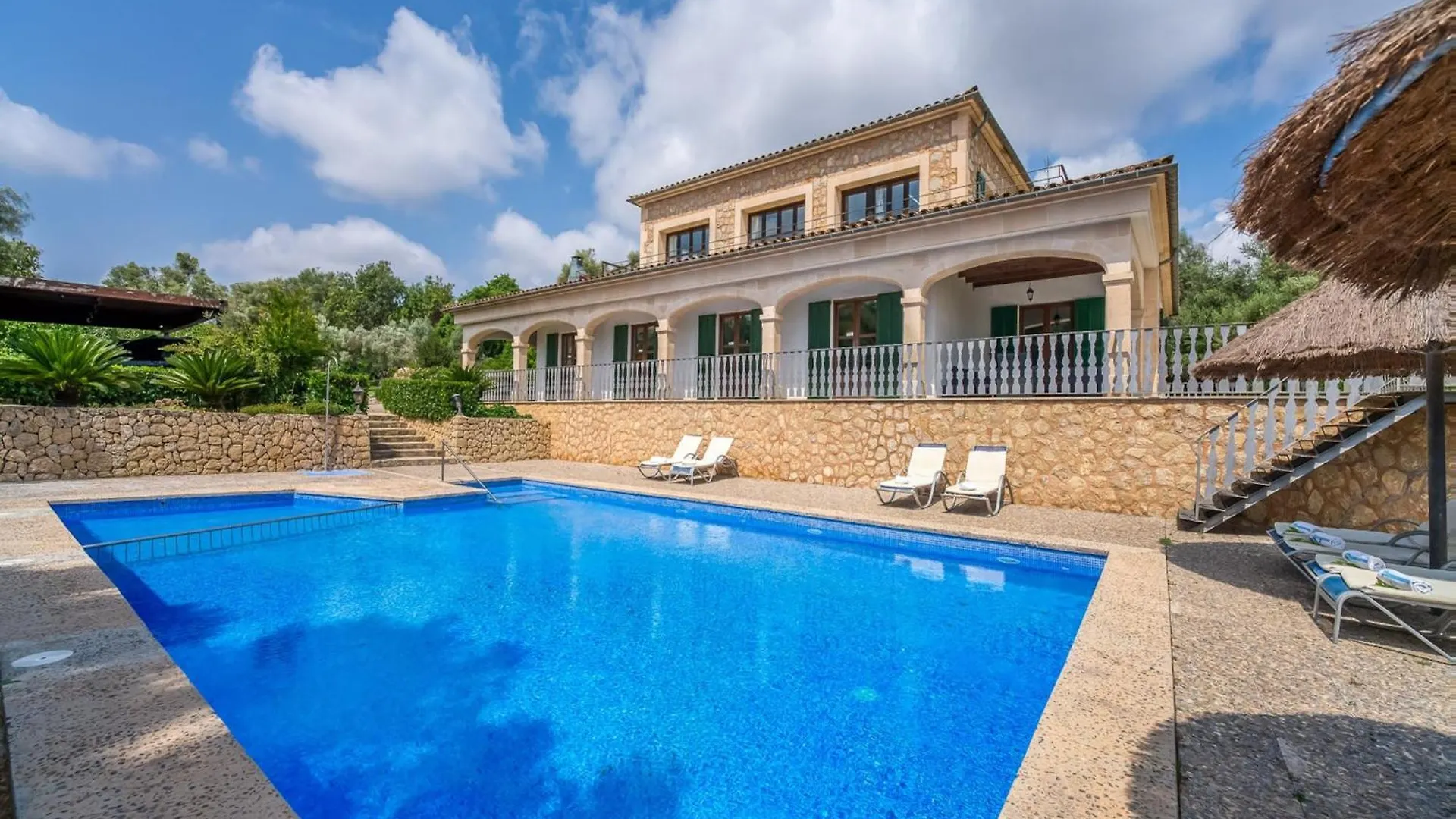 12 Person Country House In Petra